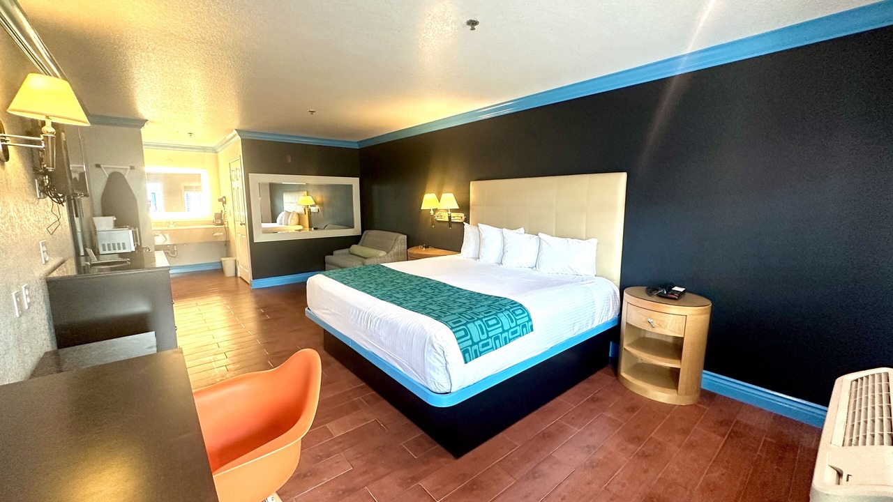 Photo of Bedroom in Orange