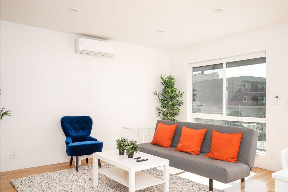 Photo of Livingroom in Santa Ana