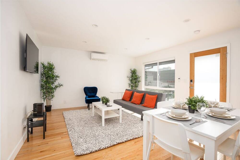 Photo of Livingroom in Santa Ana