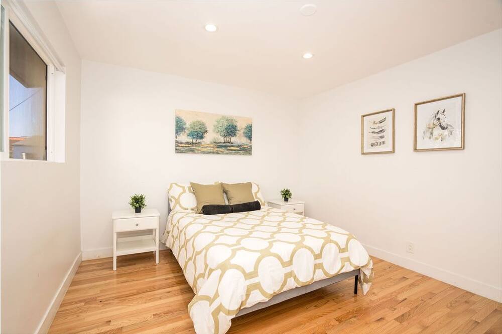 Photo of Bedroom in Santa Ana