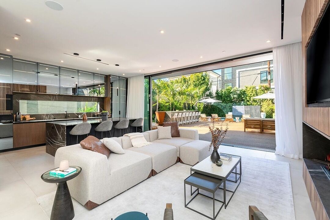 Photo of Livingroom in Beverly Grove