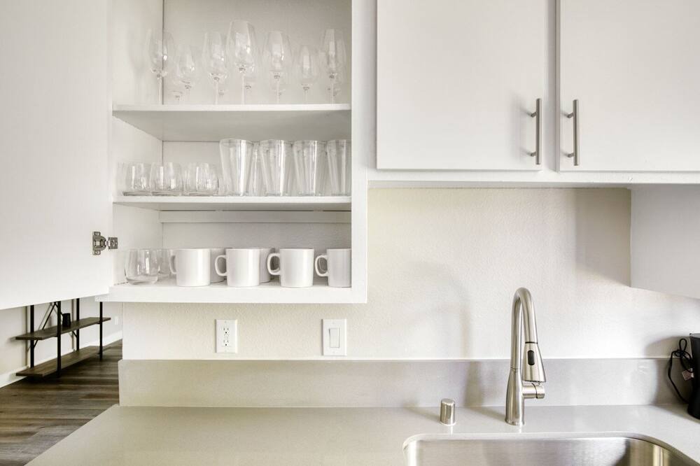 Photo of Kitchen in Warner Center