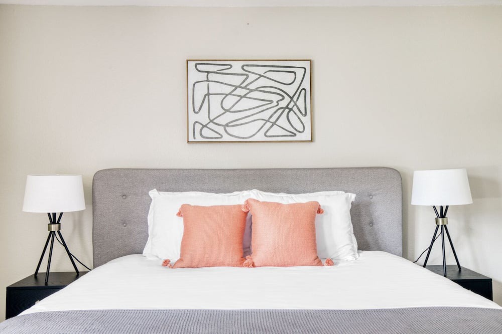 Photo of Bedroom in Warner Center