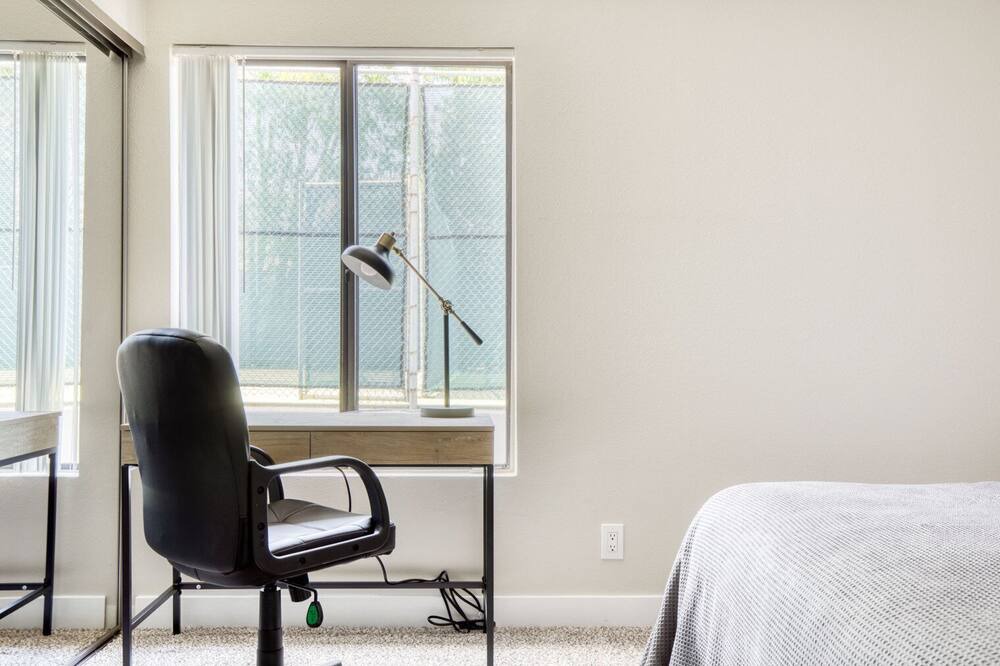 Photo of Bedroom in Warner Center