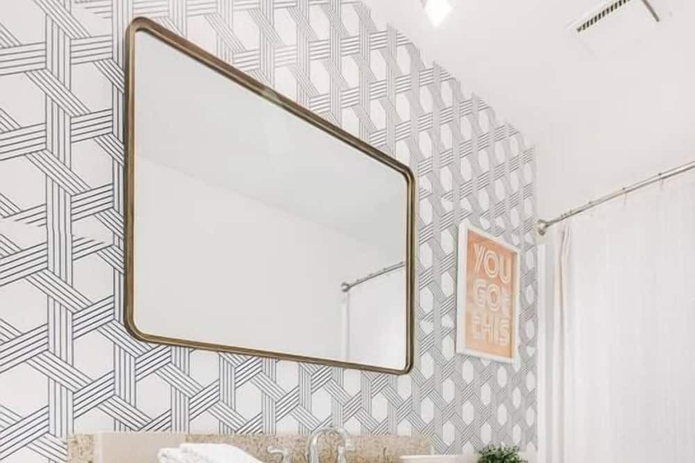 Photo of Bathroom in Hawthorne