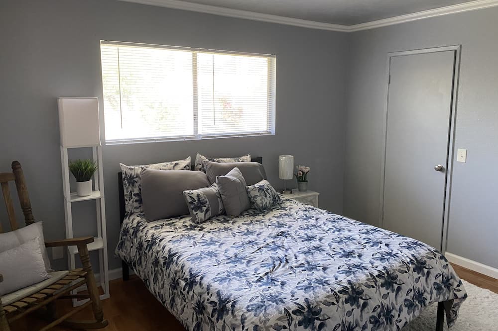 Photo of Bedroom in Mira Loma