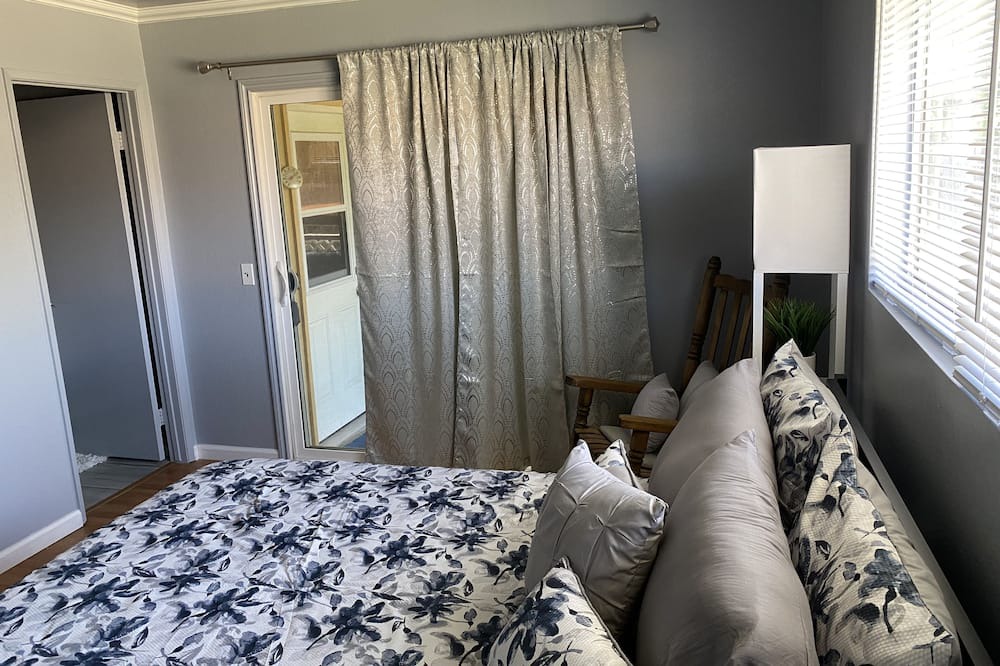 Photo of Bedroom in Mira Loma
