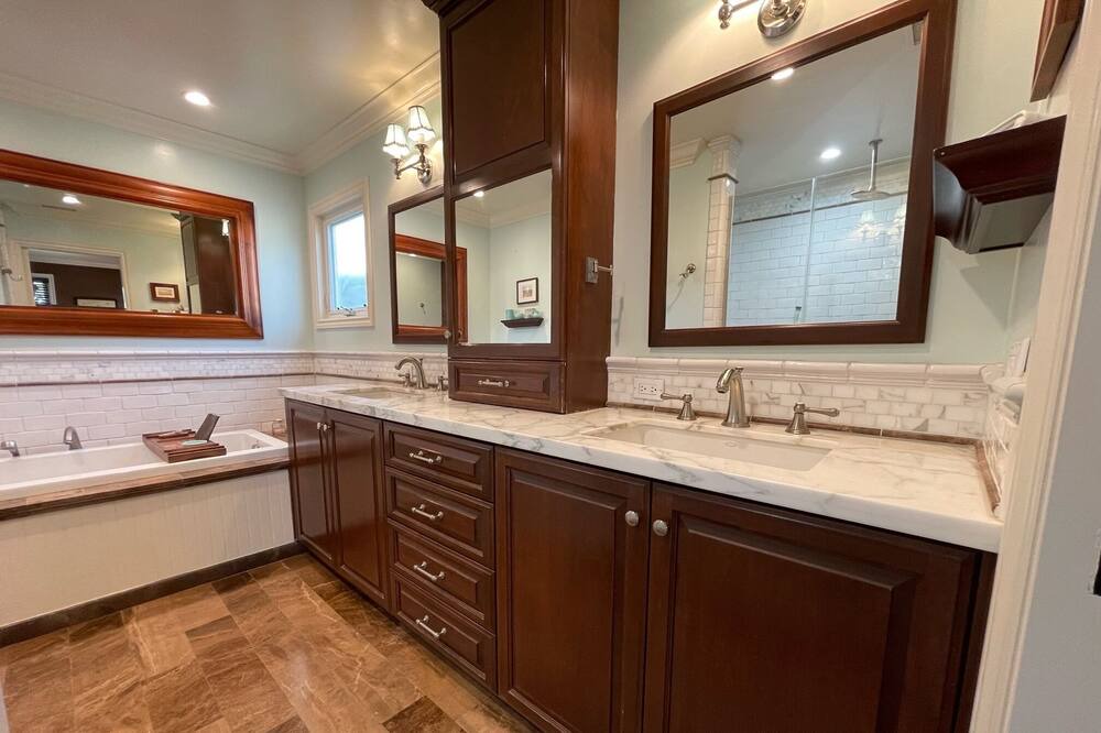 Photo of Bathroom in Hawthorne