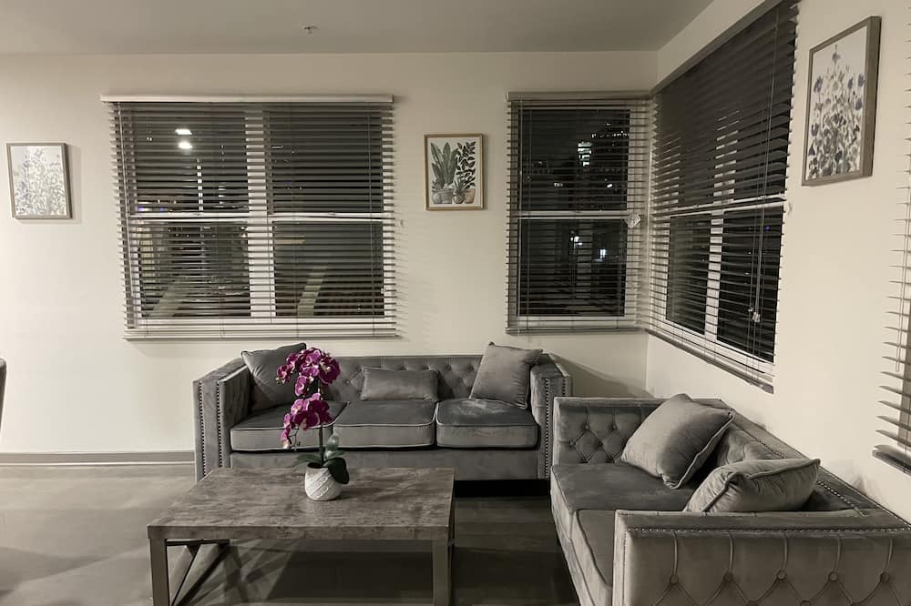 Photo of Livingroom in Downtown