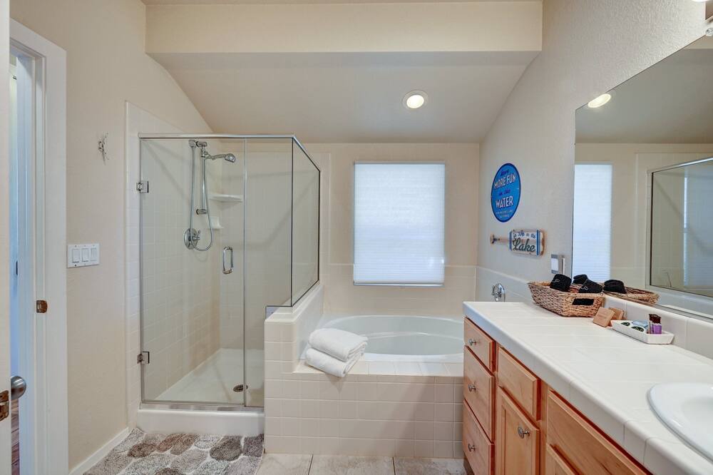 Photo of Bathroom in Altaville