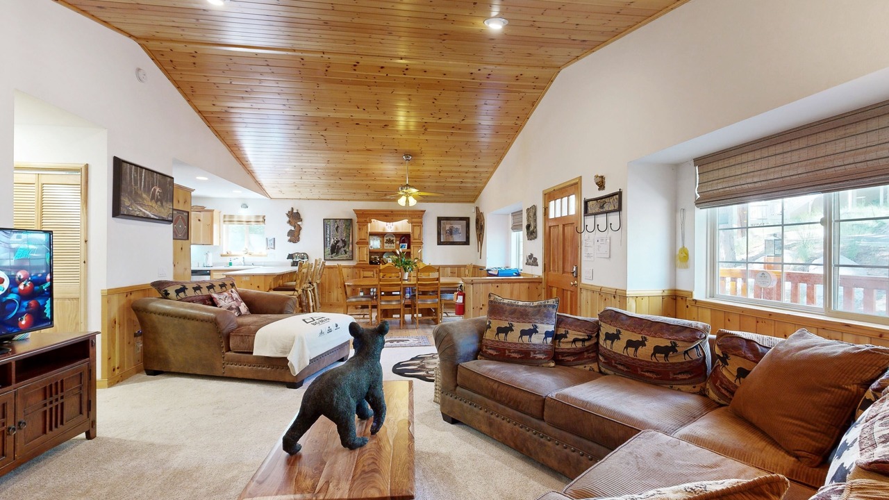 Photo of Livingroom in Moonridge