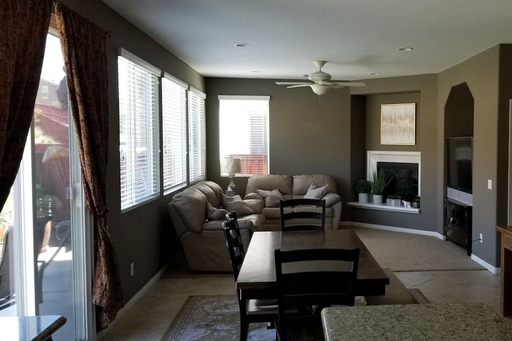 Photo of Livingroom in Beaumont