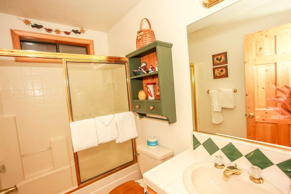 Photo of Bathroom in Fox Farm