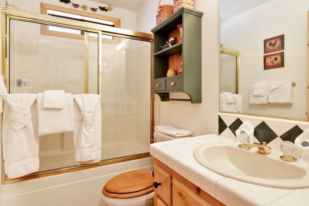 Photo of Bathroom in Fox Farm