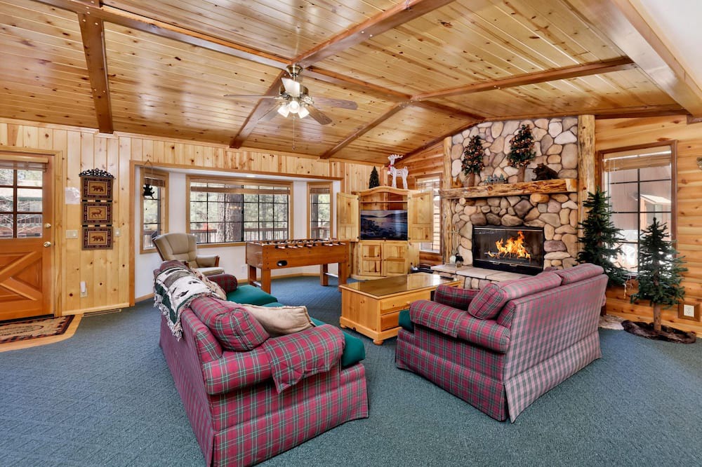 Photo of Livingroom in Fox Farm