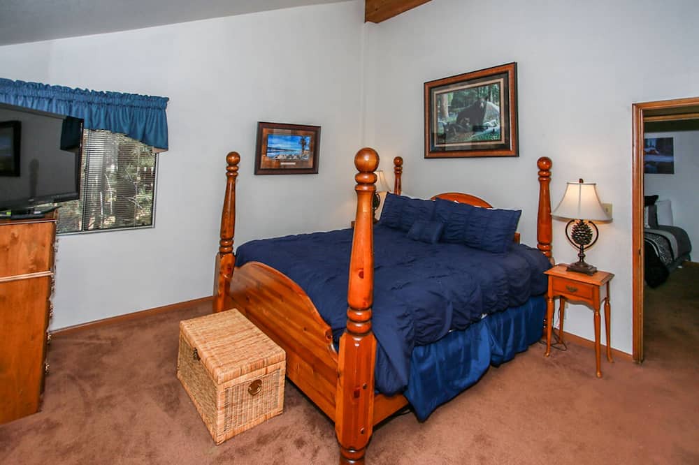 Photo of Bedroom in Summit Estates