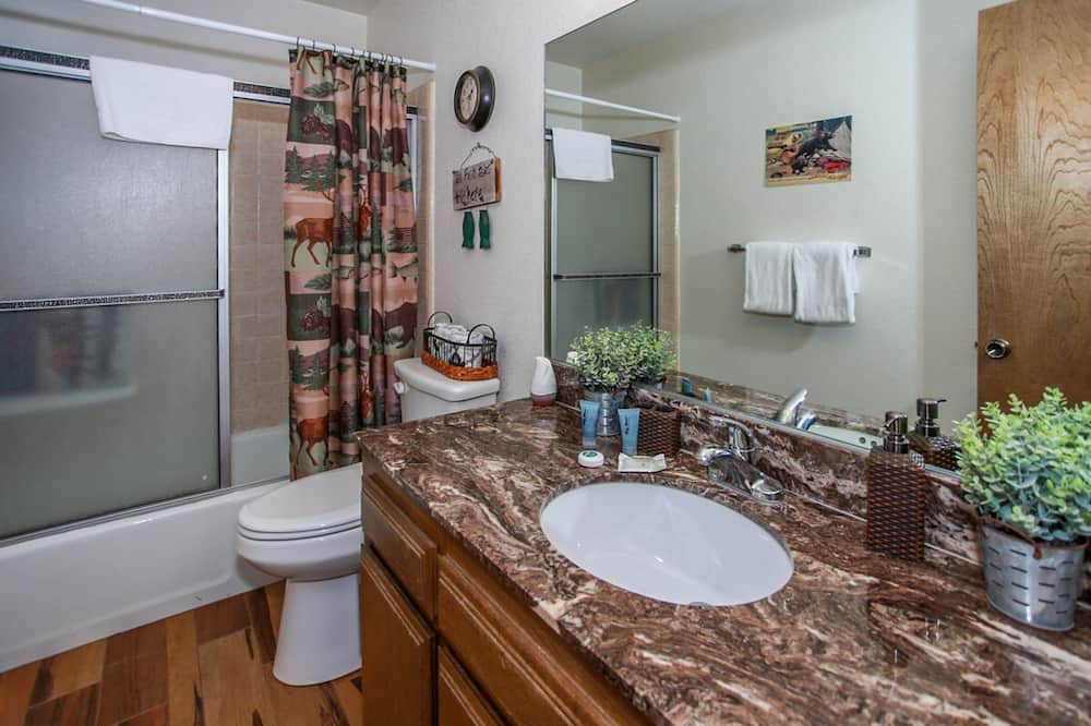 Photo of Bedroom in Summit Estates
