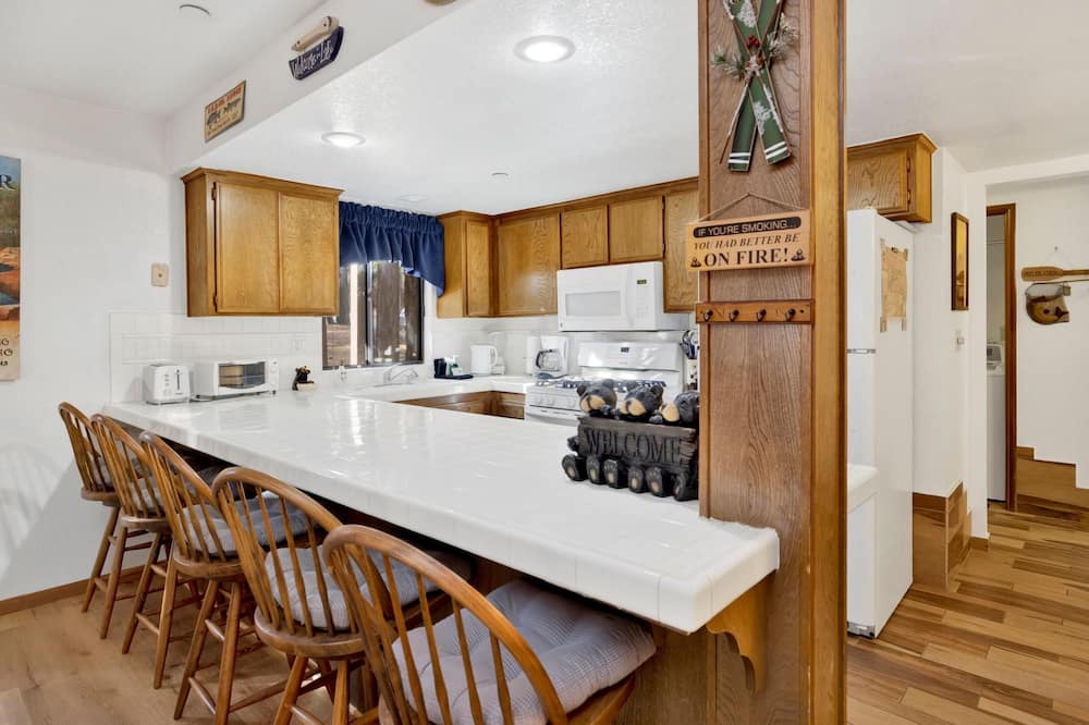 Photo of Kitchen in Summit Estates
