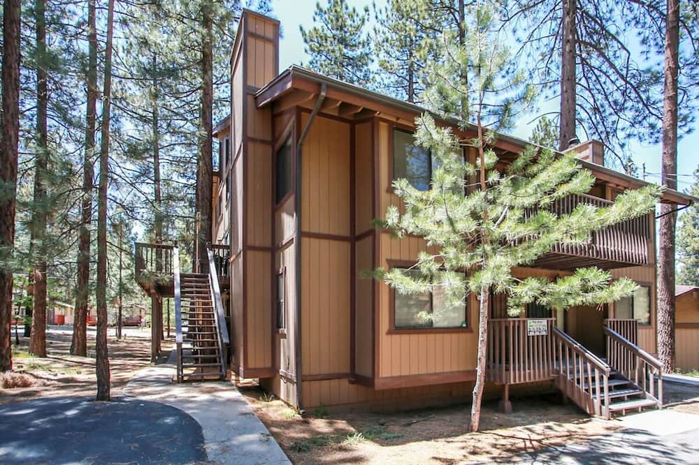 Photo of Outdoor in Summit Estates