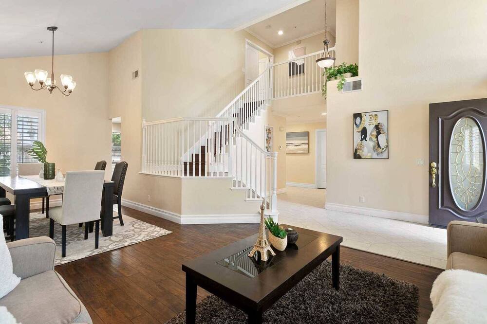 Photo of Livingroom in Fontana