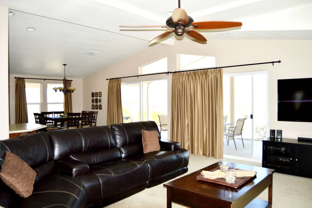 Photo of Livingroom in Havasu Lake