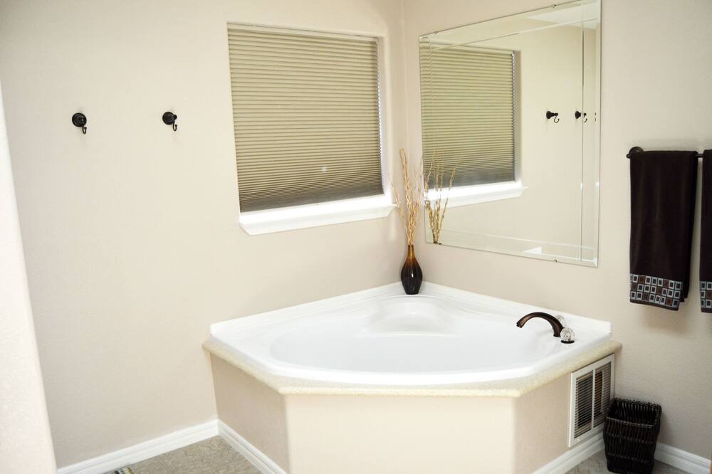 Photo of Bathroom in Havasu Lake