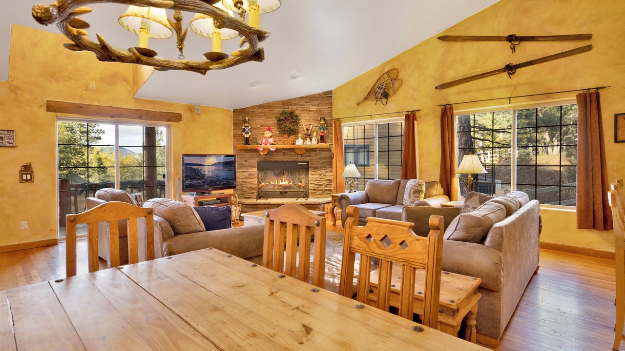 Photo of Livingroom in Upper Moonridge