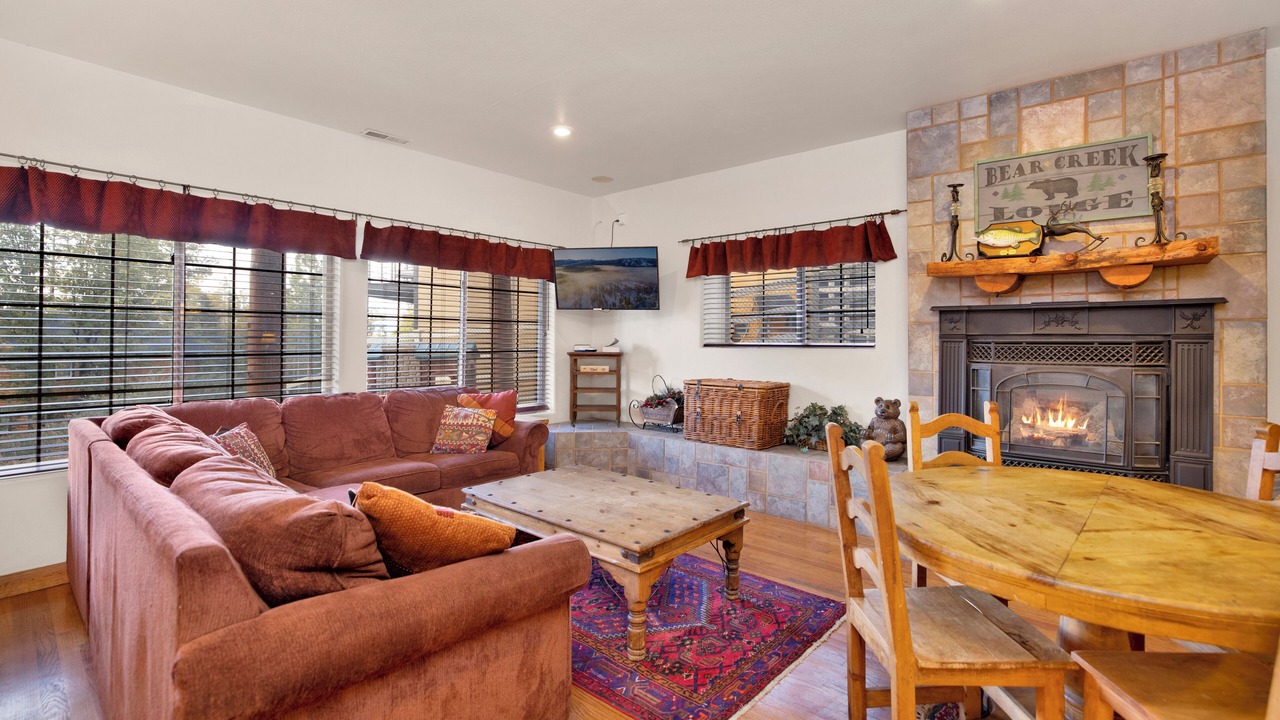 Photo of Livingroom in Upper Moonridge