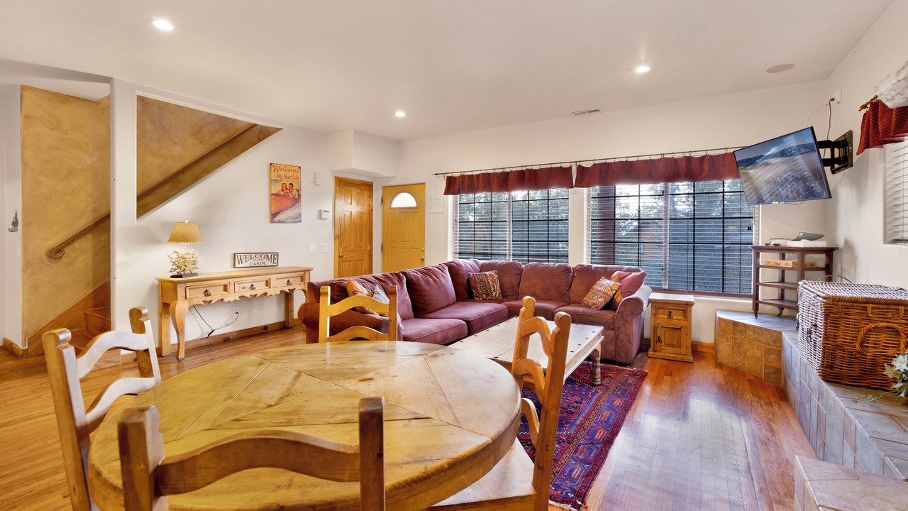 Photo of Livingroom in Upper Moonridge