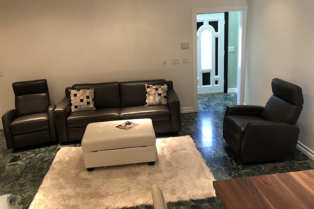 Photo of Livingroom in Westwood