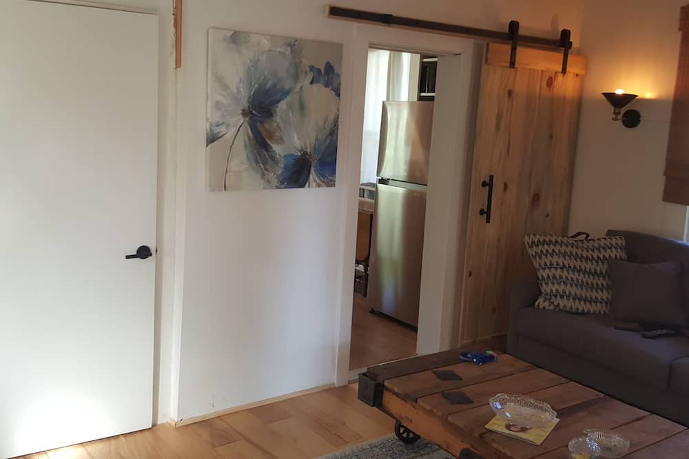 Photo of Livingroom in Lower State