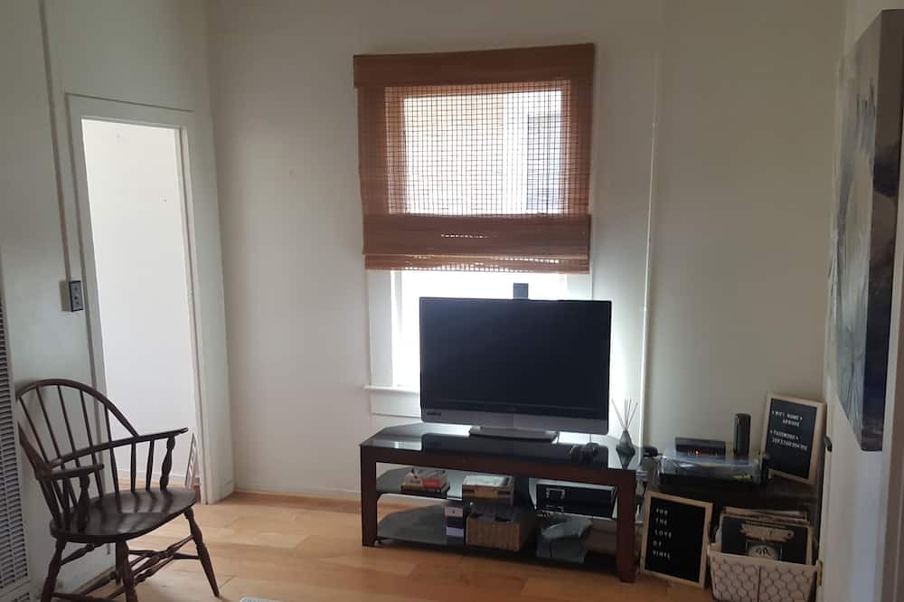 Photo of Livingroom in Lower State