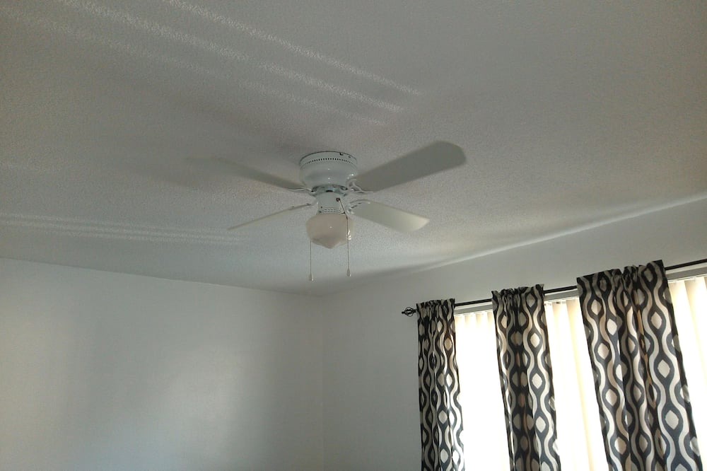 Photo of Bedroom in Lawndale