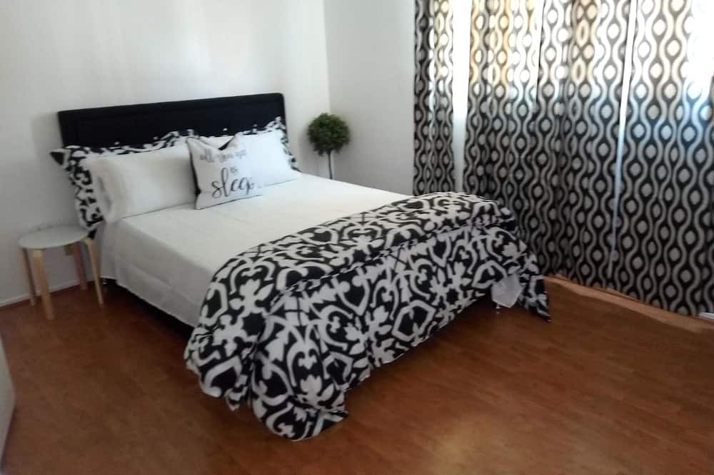 Photo of Bedroom in Lawndale