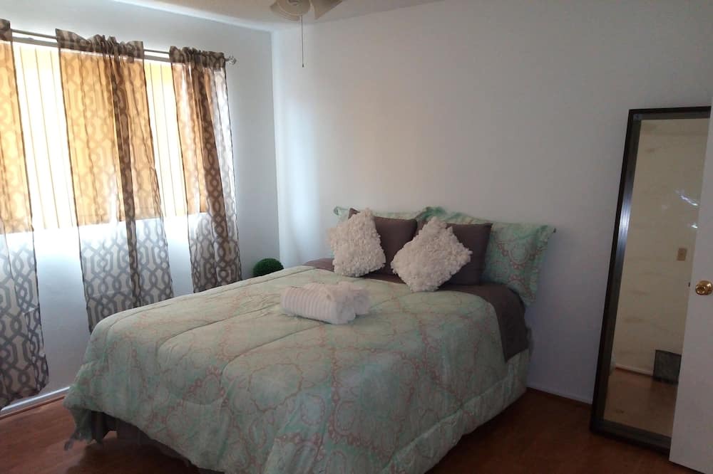 Photo of Bedroom in Lawndale