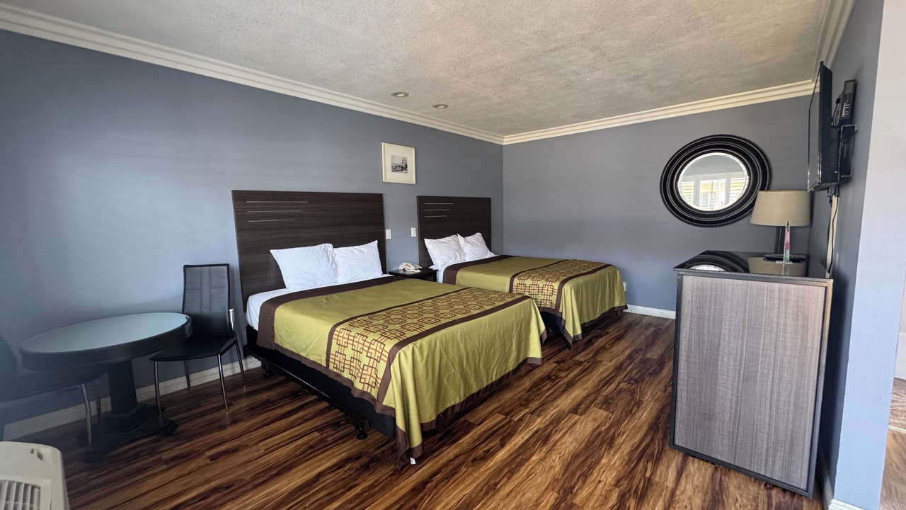 Photo of Bedroom in Orange