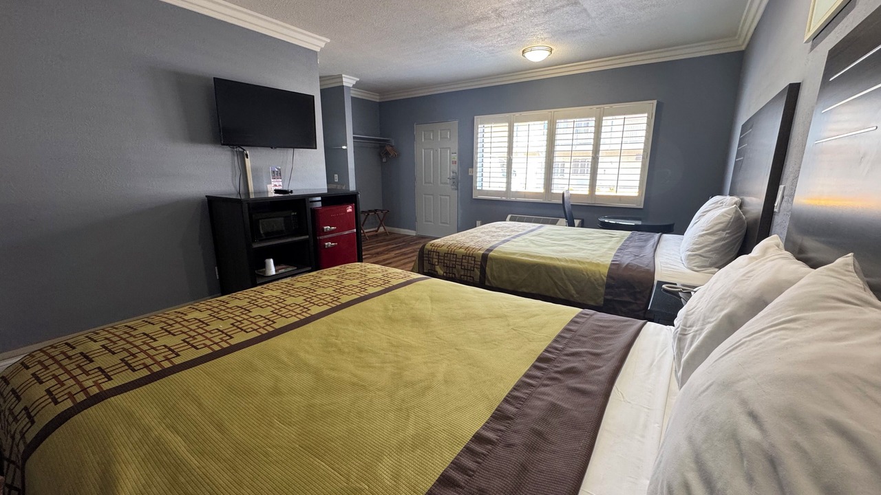 Photo of Bedroom in Orange