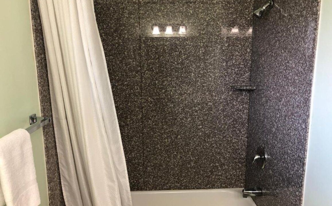 Photo of Bathroom in Yreka