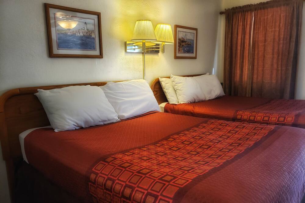 Photo of Bedroom in Groveland