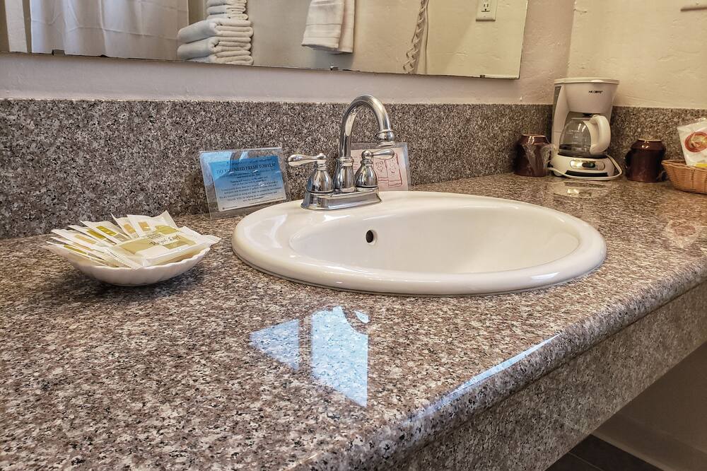 Photo of Bathroom in Groveland