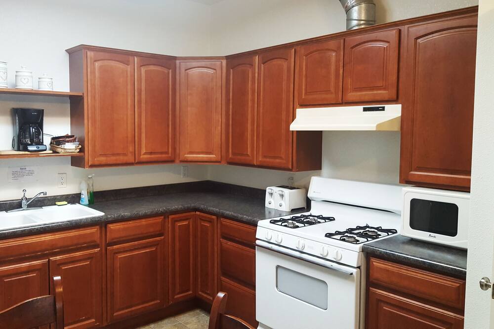 Photo of Kitchen in Groveland
