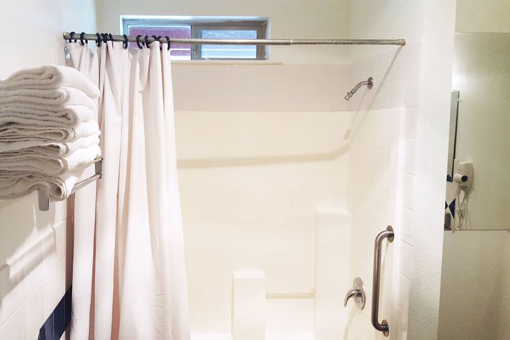 Photo of Bathroom in Groveland
