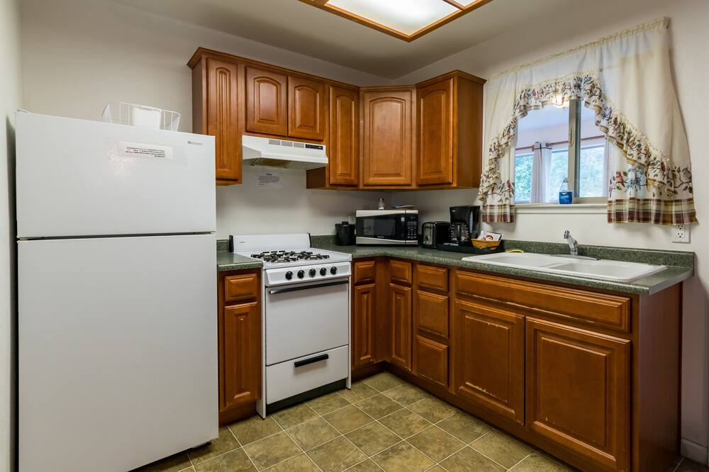 Photo of Kitchen in Groveland