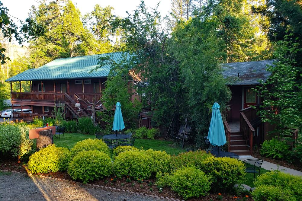 Photo of Outdoor in Groveland