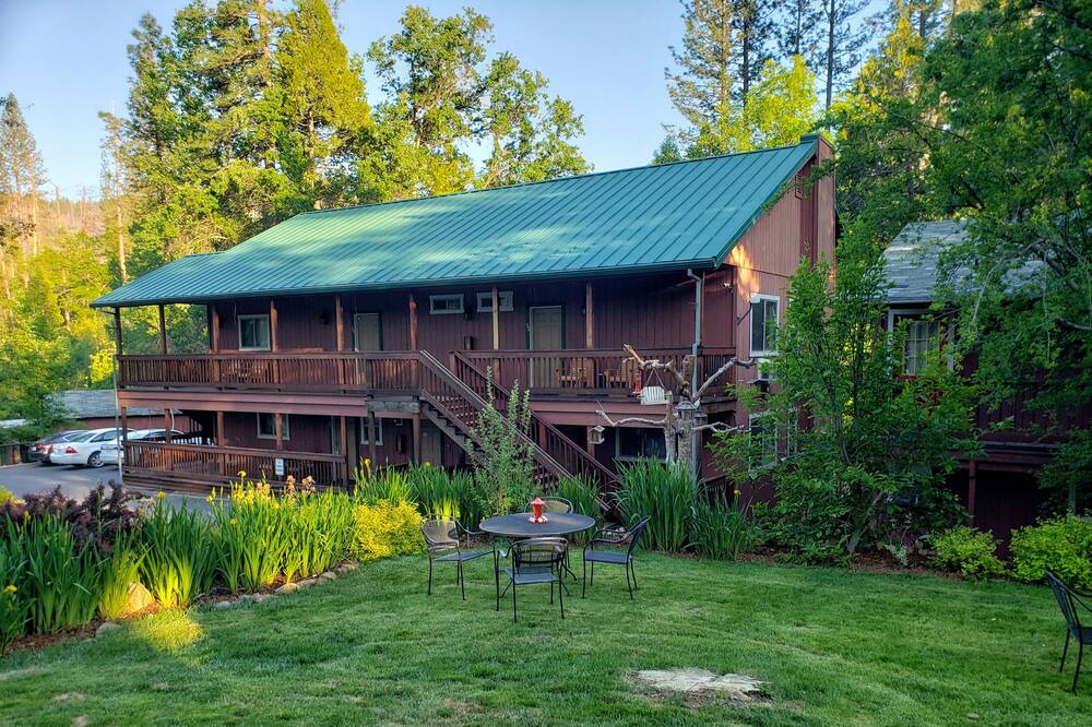 Photo of Outdoor in Groveland