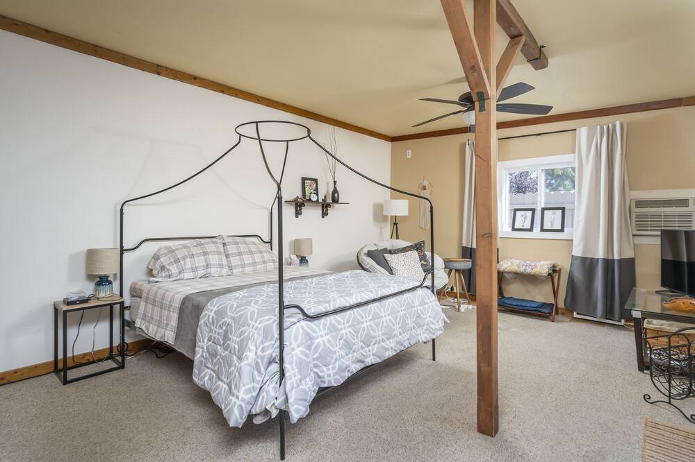 Photo of Bedroom in Val Verde