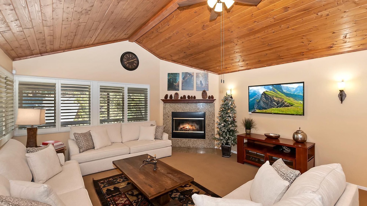 Photo of Livingroom in Big Bear City