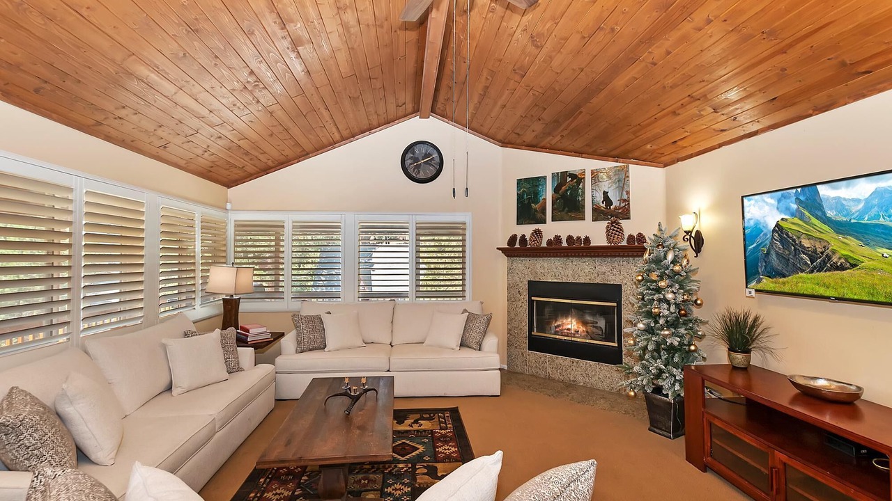 Photo of Livingroom in Big Bear City