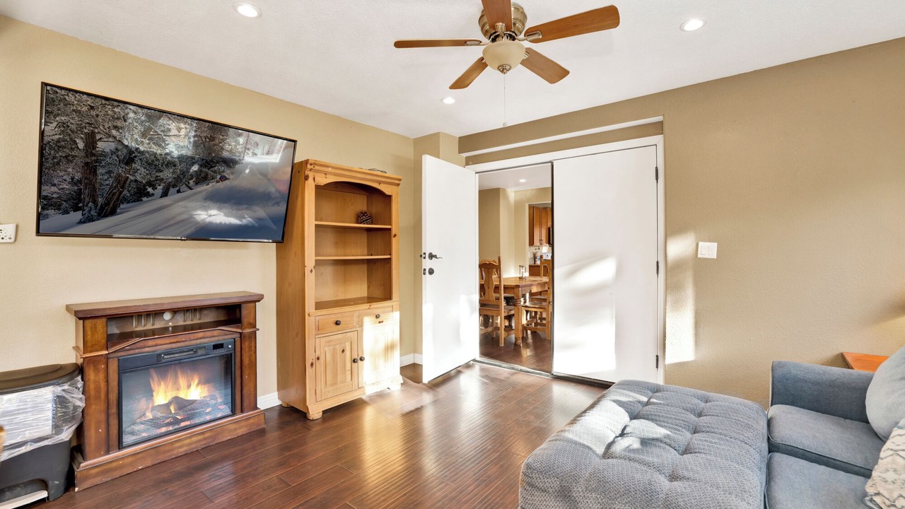 Photo of Livingroom in Fawnskin
