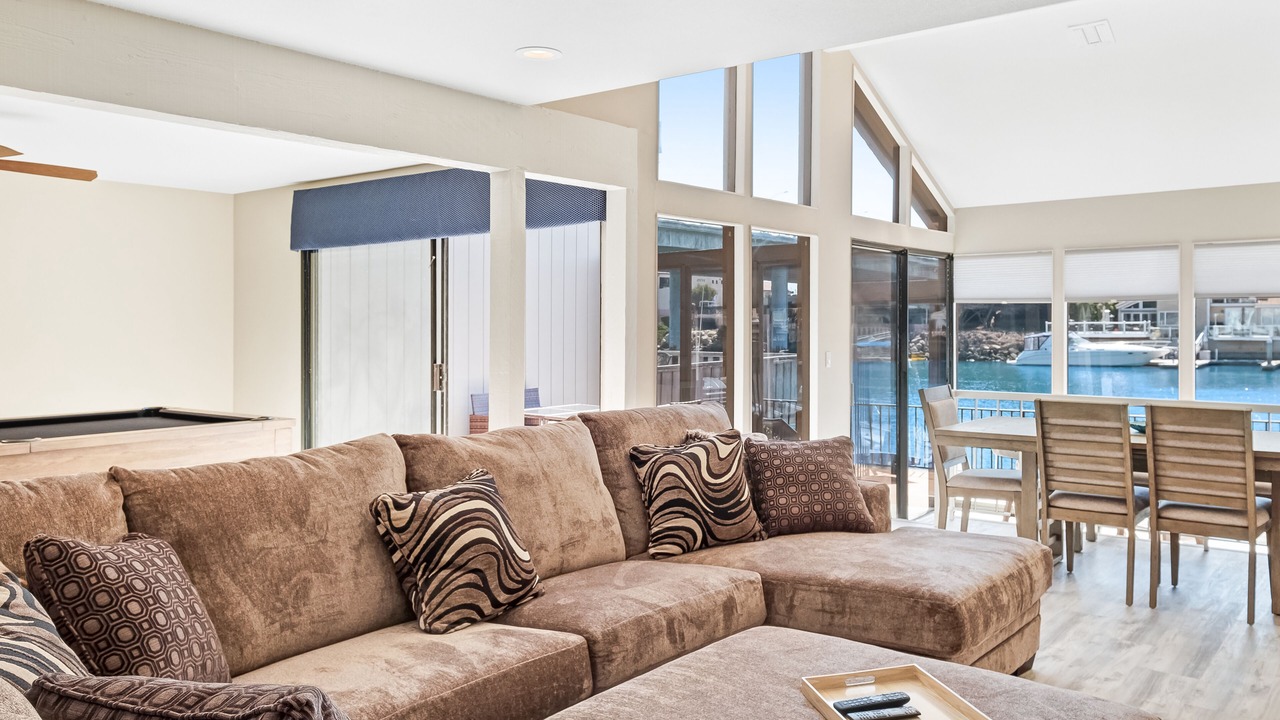 Photo of Livingroom in Channel Islands